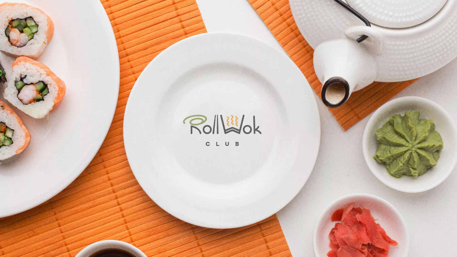 Разработка логотипа и фирменного стиля суши-бара «Roll Wok Club» в Тюкалинске
